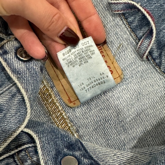 Levi’s Vintage Y2K Denim Trucker Jacket - Ladies Size L - EUC - Picture 7 of 7